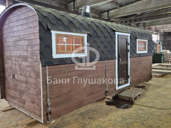 Баня «Буханочка» 2,4х6 из бочковой термодоски с проходной душевой